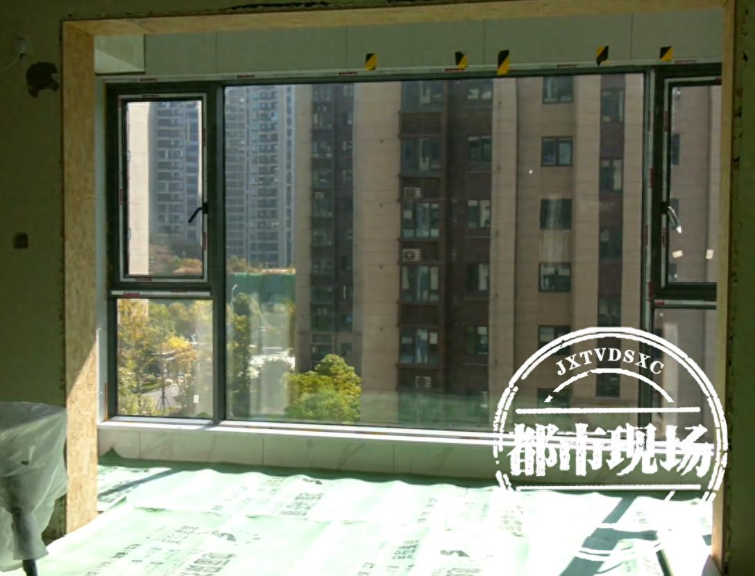 花1.8万封阳台，景观落地窗竟致全家头晕呕吐！商家嚣张回应引众怒