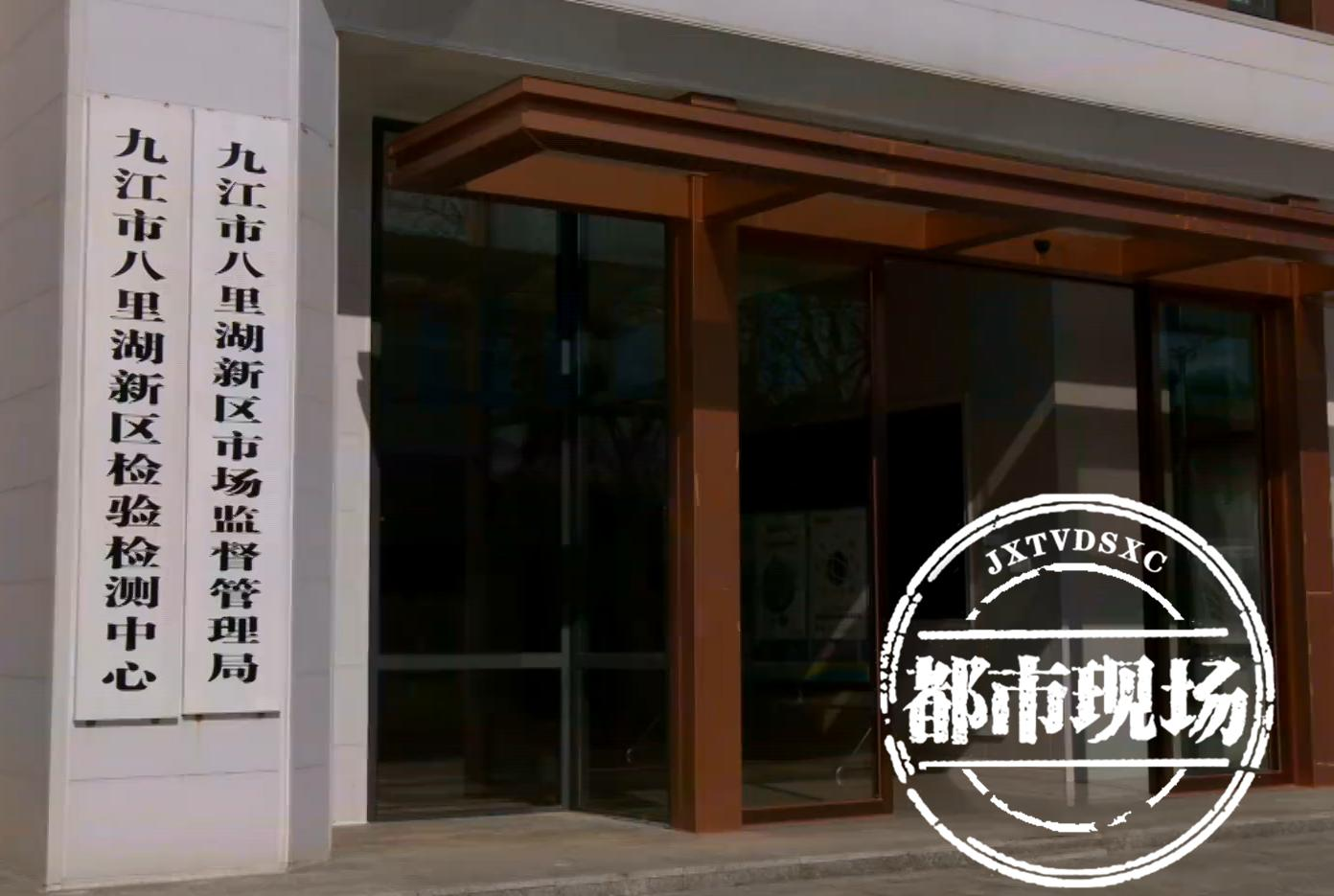 花1.8万封阳台，景观落地窗竟致全家头晕呕吐！商家嚣张回应引众怒